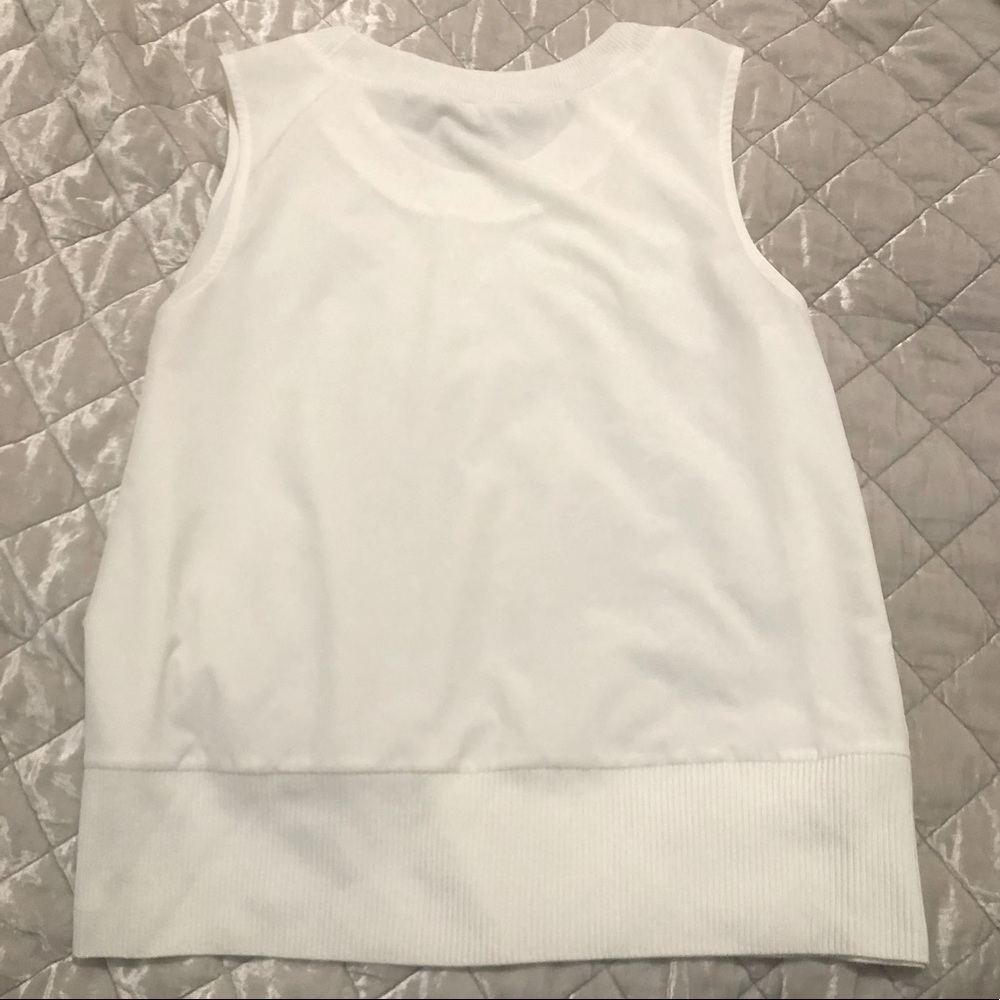 Athleta White Sleeveless Zephyr Slightly Cropped Shell/Tank Top w/Ribbed Trim M